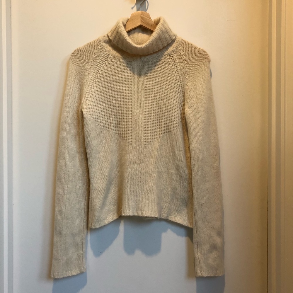 100% Cashmere Turtleneck Sweater